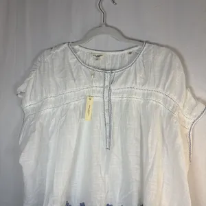 Max Studio London White Floral Sleeveless Top Size Medium NWT thumbnail 4