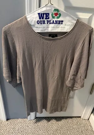 Apt. 9 Taupe Short-Sleeve Knit Top with Textured Sleeves Medium thumbnail 1