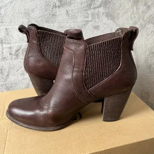 UGG Women's Cobie II Booties‎ Leather Size 11 Dark Brown thumbnail 7
