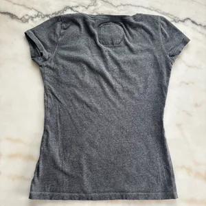 Abercrombie & Fitch Women's Small Gray V-Neck T-Shirt Short Sleeve Pocket Y2K thumbnail 3