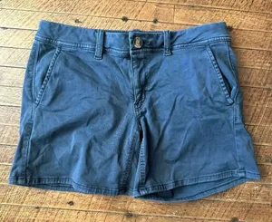 American Eagle blue stretchy normcore size 4 midi shorts thumbnail 1