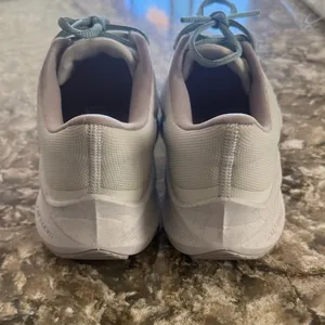 Nike Women's Zoom Winflow Shoes / Q2 thumbnail 4