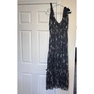 Lulus Guest List Gorgeous Black Floral Lurex Tie-Strap Maxi Dress Sz Small $88 thumbnail 3