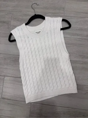 Abercrombie & Fitch White Cable Knit Sleeveless Sweater Vest size Medium thumbnail 3