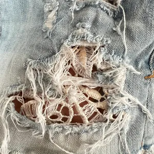 American Eagle Distressed Denim Shorts Size 10 Lace Underlay Light Wash Cut Offs thumbnail 6