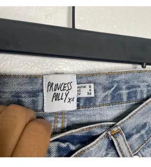 Princess Polly HOLLY ASYMMETRIC STRAIGHT LEG JEAN LIGHT WASH DENIM LOWER IMPACT thumbnail 4