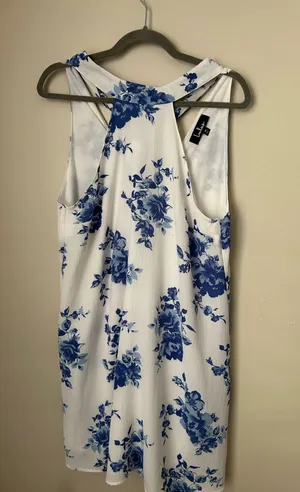 Floral lulus dress (M)  thumbnail 2