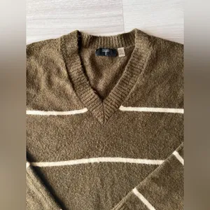 TAHARI‎ Olive Striped V-Neck Sweater thumbnail 4