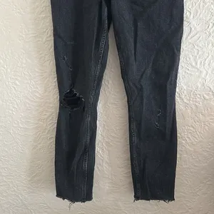 Abercrombie and Fitch the Skinny High Rise Curve Love Black Distressed Jeans 28 thumbnail 3