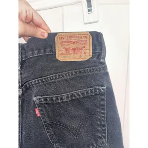Levi’s Women’s 550 Black Denim Cut Off Shorts 27 Grunge Festival Beach Raw Hem thumbnail 3