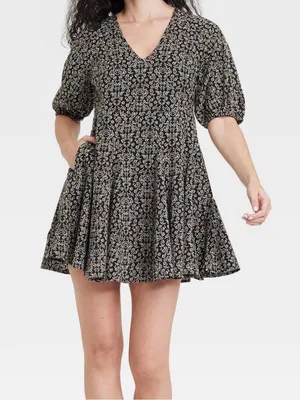 Universal Threads Black Floral V-Neck Dress thumbnail 1