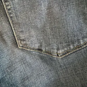 Good American Good Legs Crop Jeans thumbnail 10