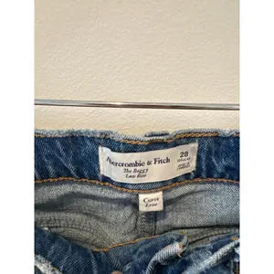 Abercrombie Fitch Curve‎ Love The Baggy Low Rise Jeans Medium Wash Size 28 thumbnail 2