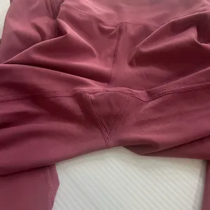 Lululemon  Rose  Leggings size 8 read thumbnail 4