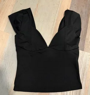 Black Sleeveless V-Neck Crop Top Size S Nylon Spandex Stretch Tank thumbnail 1