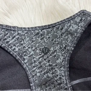 Lululemon Ebb to‎ Train Bra Grey Black Digital Camo High Neck Racerback Size 6 thumbnail 3