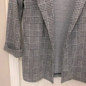 Weareever Open Front Light Weight Houndstooth Blazer thumbnail 4