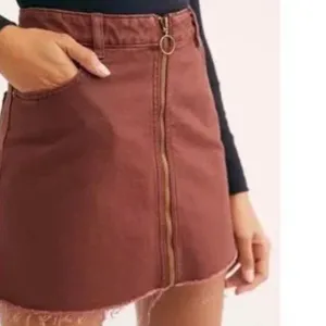 Free People We the Free Virgo Denim jean Mini zip up Skirt mauve‎ size 27 thumbnail 2