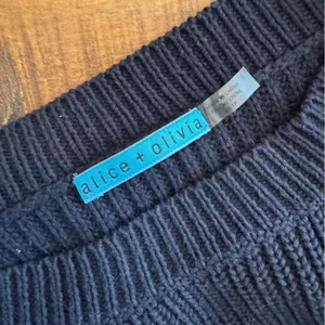 Alice + Olivia Black‎ Ribbed Scoop Neck Sweater thumbnail 7
