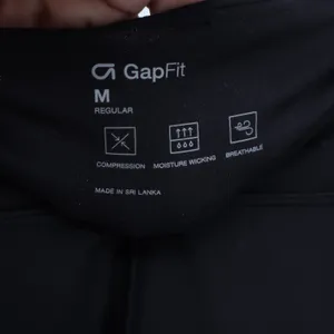 GapFit Biker Shorts Womens M Compression Black High Rise Side Pocket Excellent thumbnail 2