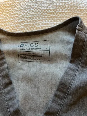 Figs V-Neck Scrub Top in Heather Charcoal thumbnail 2