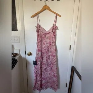 Lulus Dreamy Personality Pink Floral Ruffled Sleeveless Midi Dress Size Small thumbnail 4