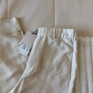 NWT Zara Women's Cream Flare Pants thumbnail 2