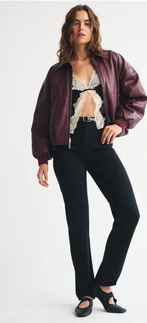 Abercrombie & Fitch Ultra High Rise 90s Straight Jean in No Fade Black Size 30 thumbnail 1