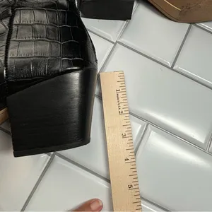 Dolce Vita Coltyn‎ Black Leather Rear Zip Bootie size 8 thumbnail 15