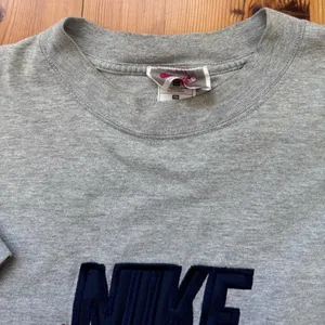 Vintage Reworked Nike Cropped T-Shirt Size XL Gray Patchwork thumbnail 3