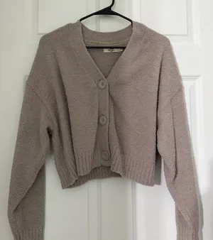UGG Sweater thumbnail 1