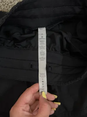 Lululemon Shorts 2.5" Hotty Hot Black thumbnail 3