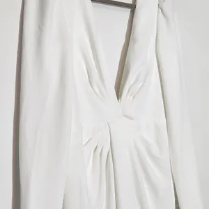 Lulus White Long Sleeve Mermaid Wedding Dress with Deep V-Neck NWT Size Small thumbnail 6