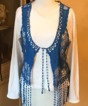 Roommates vest thumbnail 1