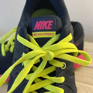 Women’s Nike Revolution 2 Running Shoe thumbnail 4