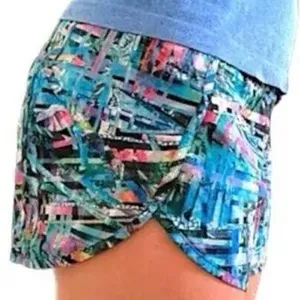 Lululemon seawheeze tracker shorts special edition multicolor women's size 6‎ thumbnail 1