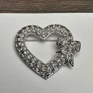 Rhinestone Heart Wreath With Bow Christmas Holiday Brooch Pin Silver Tone NWOT thumbnail 1