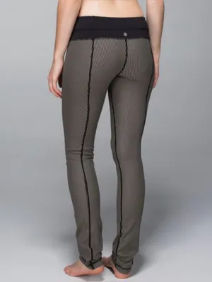 Lululemon Skinny Groove Pant. Great condition vintage thumbnail 2