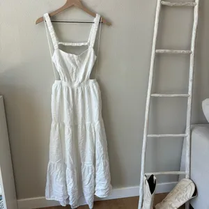 Abercrombie and Fitch linen blend tiered mid dress with stretchy straps thumbnail 3
