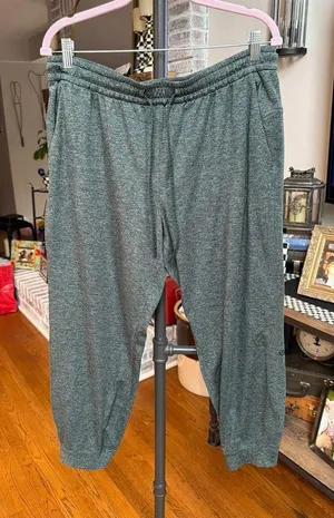 Lululemon Soft Jersey Classic-Fit Mid-Rise Cropped Joggers in Heathered green 14 thumbnail 1