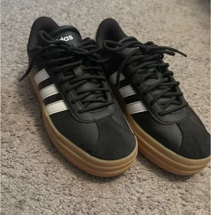 Adidas Sneakers thumbnail 2
