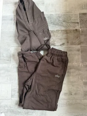 Alo Yoga Sweat Set thumbnail 5