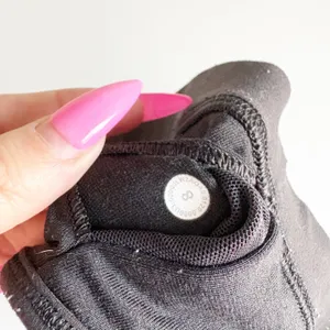 Lululemon Womens Flow Y Nulu Black Athletic Yoga Workout Sports Bra Size 8 thumbnail 3