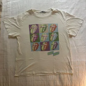 Daydreamer Cream Graphic Tee with Multicolor Pop Lips thumbnail 1