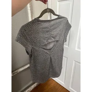 Patagonia woman's shirt size small‎ thumbnail 2