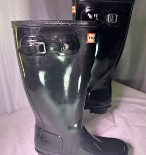Hunter Black Glossy Rain Boots thumbnail 1