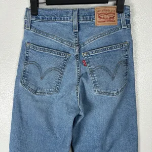Levis Ribcage Straight Ankle Jeans Womens 25 Denim Button Fly High Rise Raw Hem‎ thumbnail 6