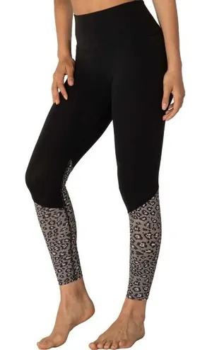 Beyond Yoga‎ Back Me Up Cropped Leggings XS Black Leopard Print Pilates Gym EUC thumbnail 1