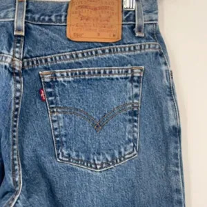 Vintage Levi's 550 Women's Relaxed Fit Tapered Leg Jeans Blue Denim‎ Size 12 thumbnail 7