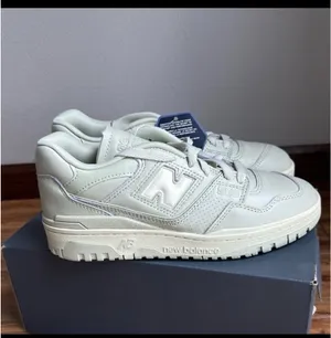 NIB NWT New Balance 550 Monochromatic Green Shoes Men's 6.5 Women's 8 unisex thumbnail 2
